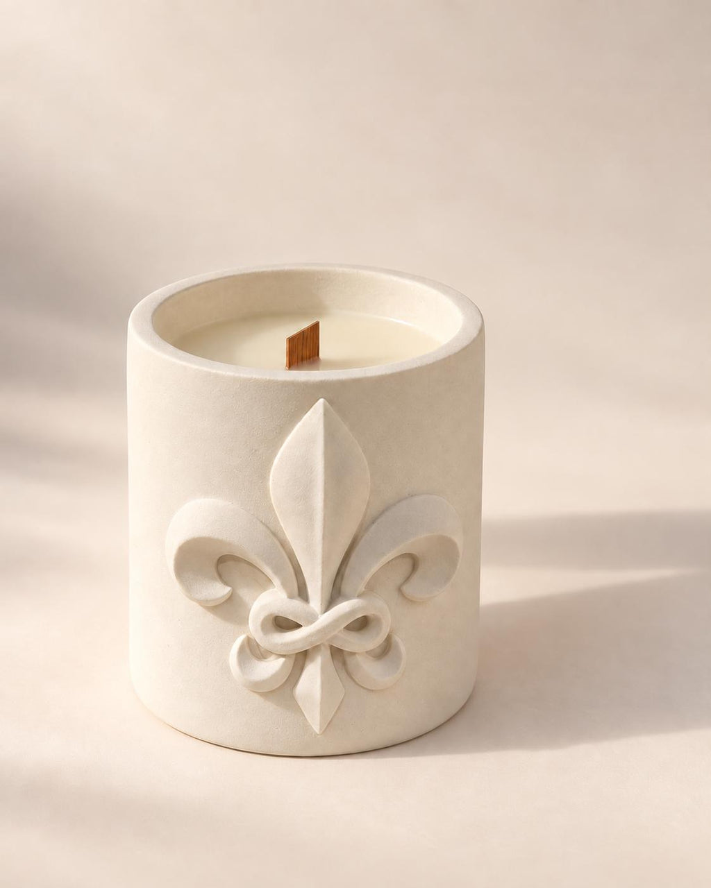 Lys Blanche Sculptural soy wax candle