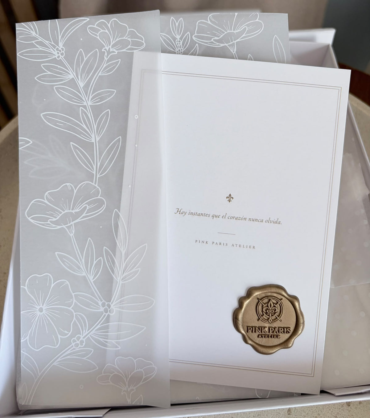Hýlē Box | Pregnancy Announcement Gift Box with Baby Bodysuit & Keepsake Card